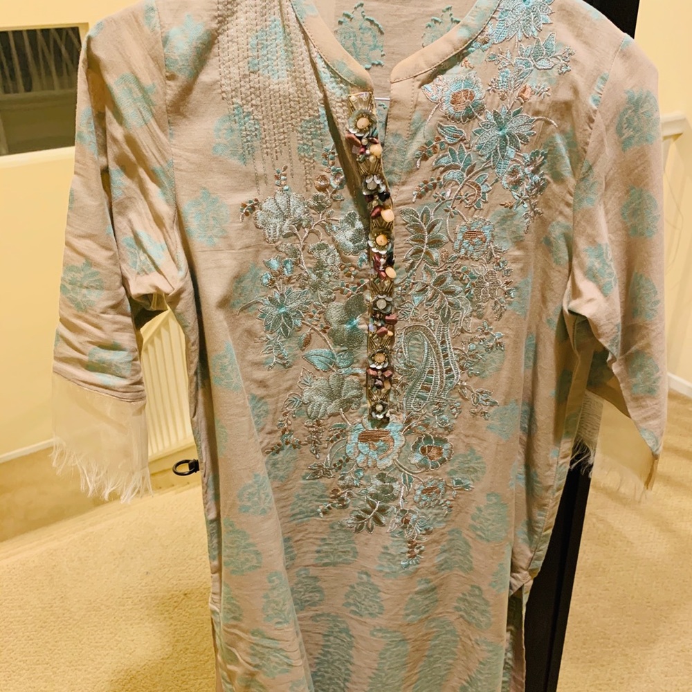 Embroided shirt with lace dupatta by Limelight